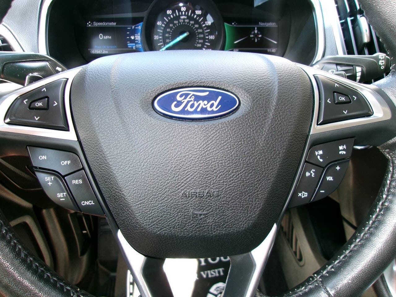 2017 Ford Edge — photo 12 of 23