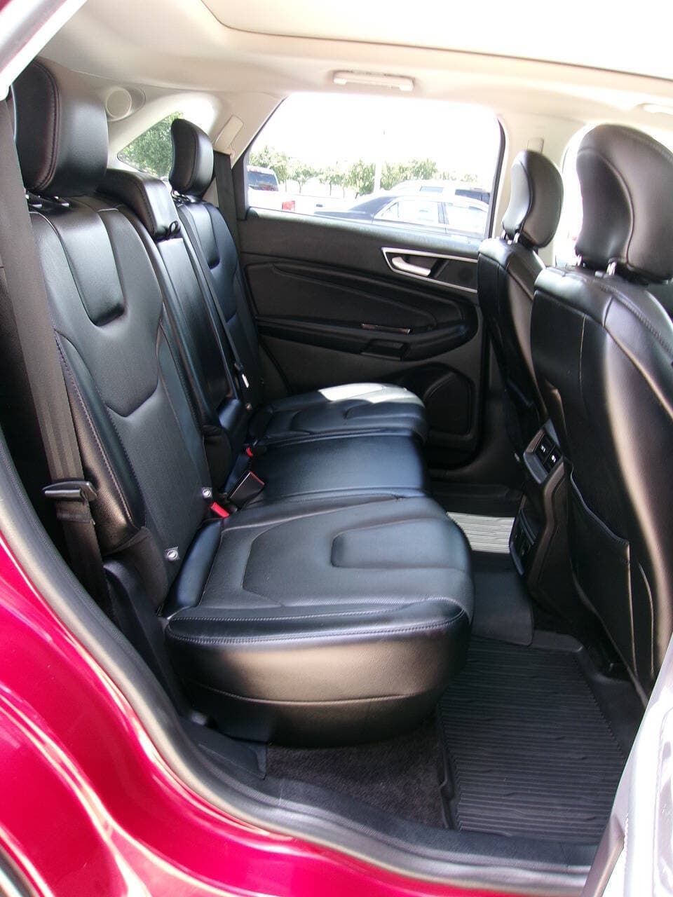 2017 Ford Edge — photo 19 of 23